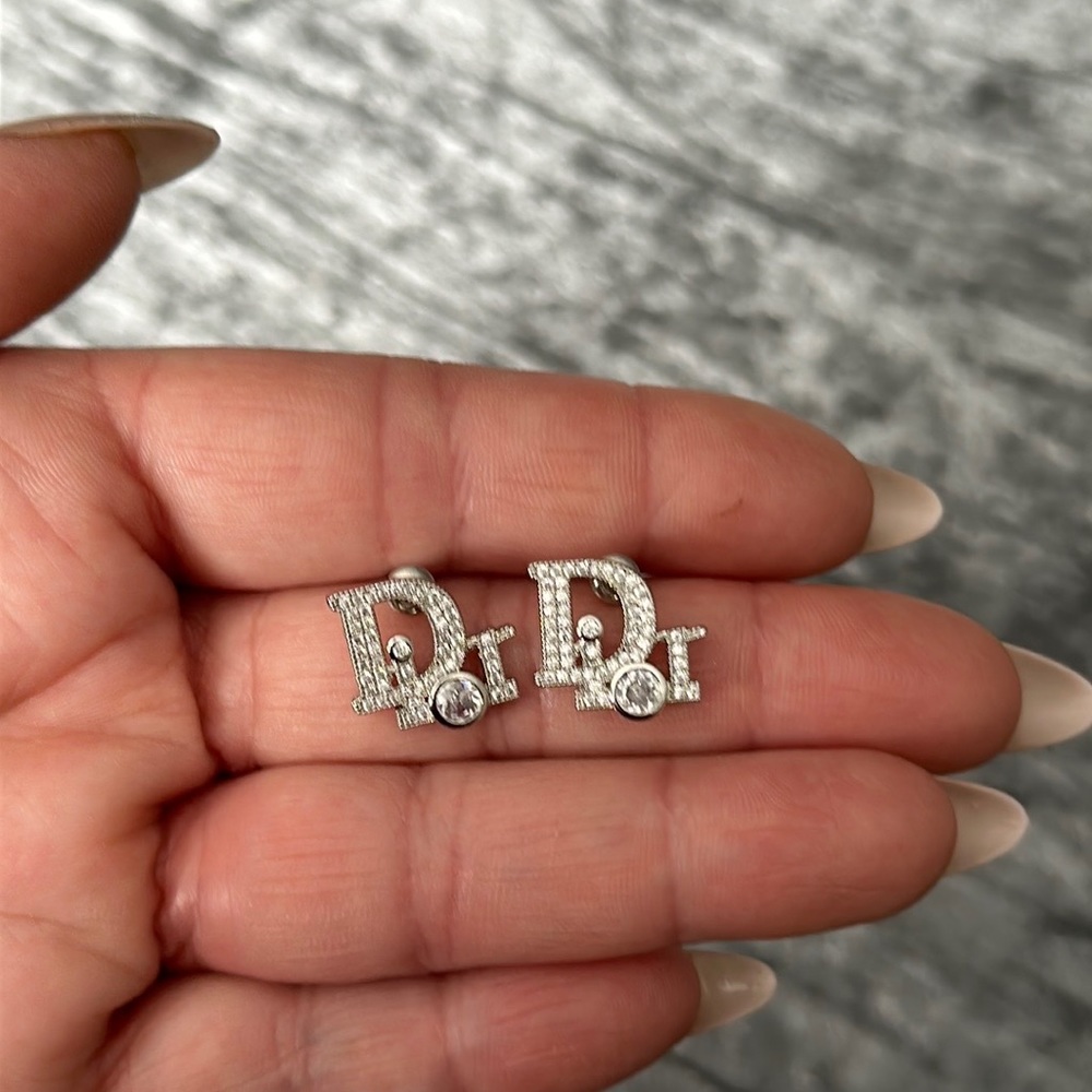Dior logo earrings!